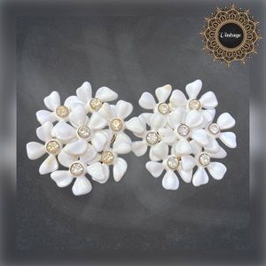 𝅺🥀 VINTAGE || Floral Rhinestone Clips-